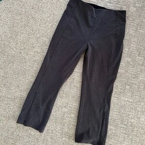 Lululemon casual ribbed Softstreme zip-leg high rise cropped pant size 10